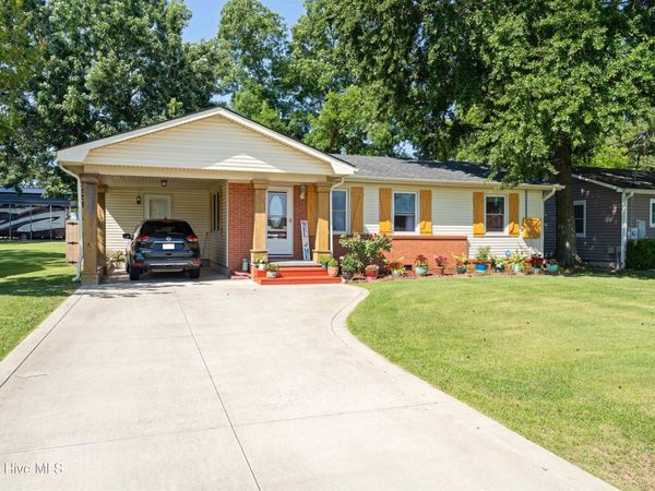 403 E Foy Street , Richlands, NC 28574