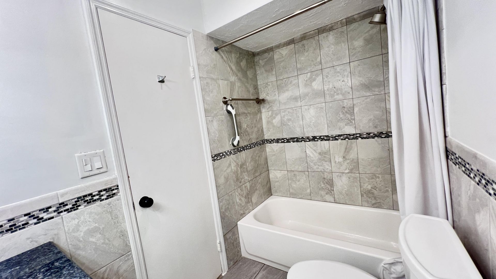7 Greenway Village N, Unit 105, Royal Palm Beach, FL 33411 Photo