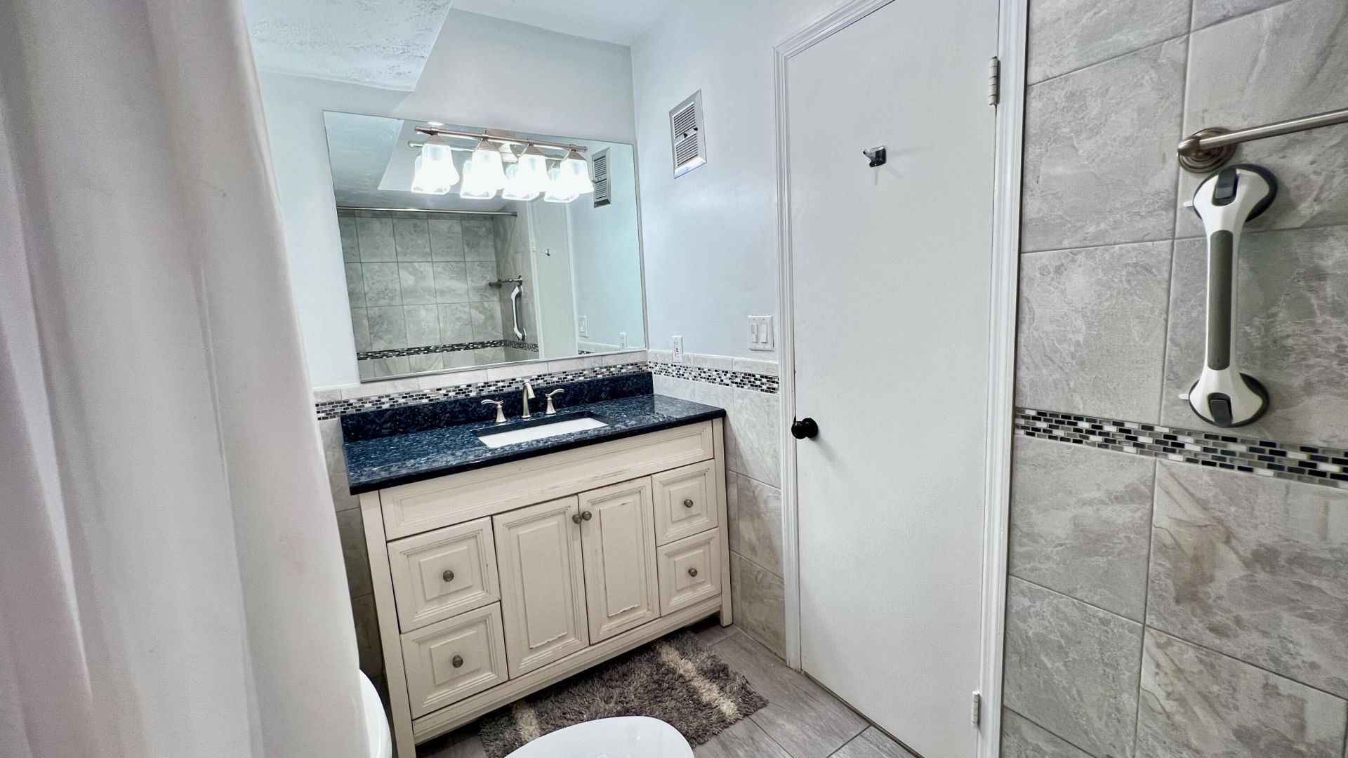 7 Greenway Village N, Unit 105, Royal Palm Beach, FL 33411 Photo