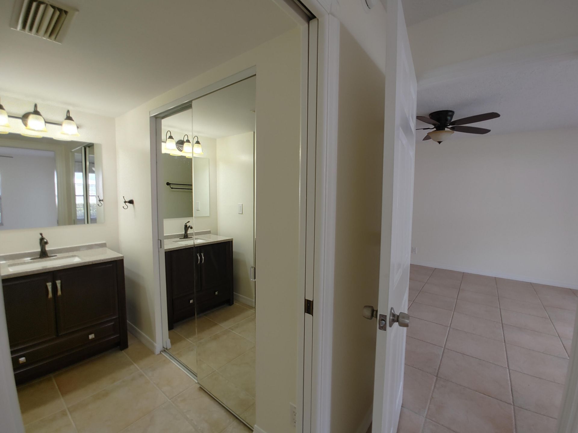 801 SE Central Parkway, Unit 7, Stuart, FL 34994 Photo