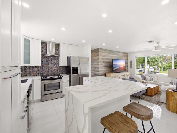 817 SE 16th Street, Deerfield Beach, FL 33441