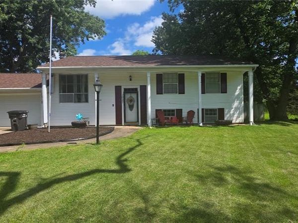 1027 W Willow , Carbondale, IL 62901
