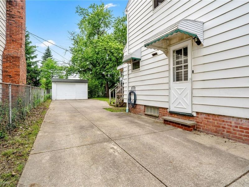 13417 Thraves Avenue , Garfield Heights, OH 44125 Photo 30