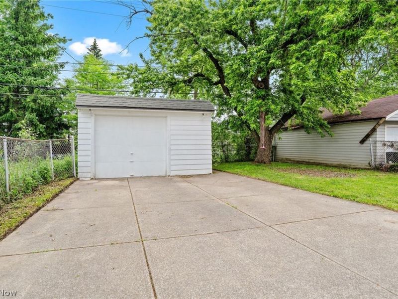 13417 Thraves Avenue , Garfield Heights, OH 44125 Photo 31