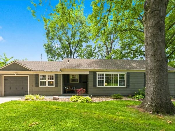 8411 W 86th Terrace, Overland Park, KS 66212
