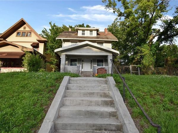 3733 Prospect Avenue, Kansas City, MO 64128