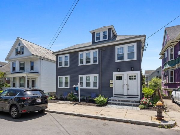 48 Farquhar St, Boston, MA 02131