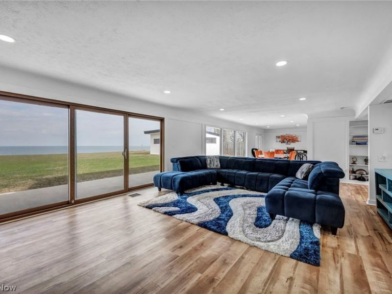 32321 Lake Shore Boulevard , Willowick, OH 44095 Photo 8