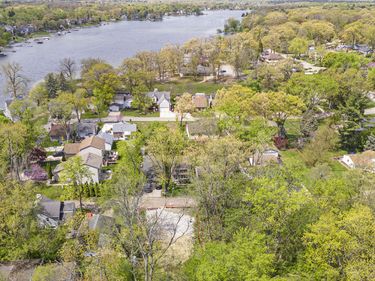 3965 Carrick Avenue, West Bloomfield, MI 48324