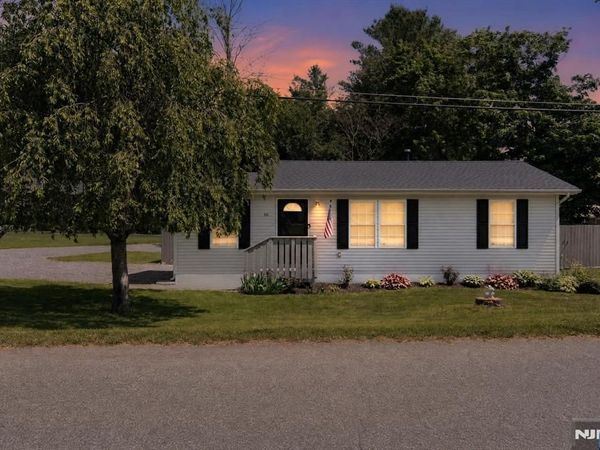 16 Clover Lane, VERNON, NJ 07418