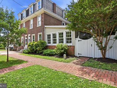 209 E 10TH AVENUE, CONSHOHOCKEN, PA 19428