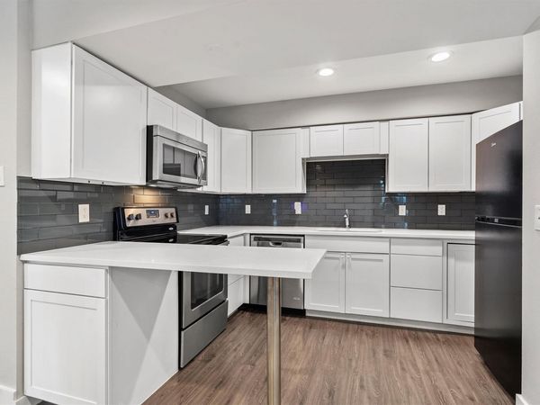 935 La Posada DR, Unit 117, Austin, TX 78752