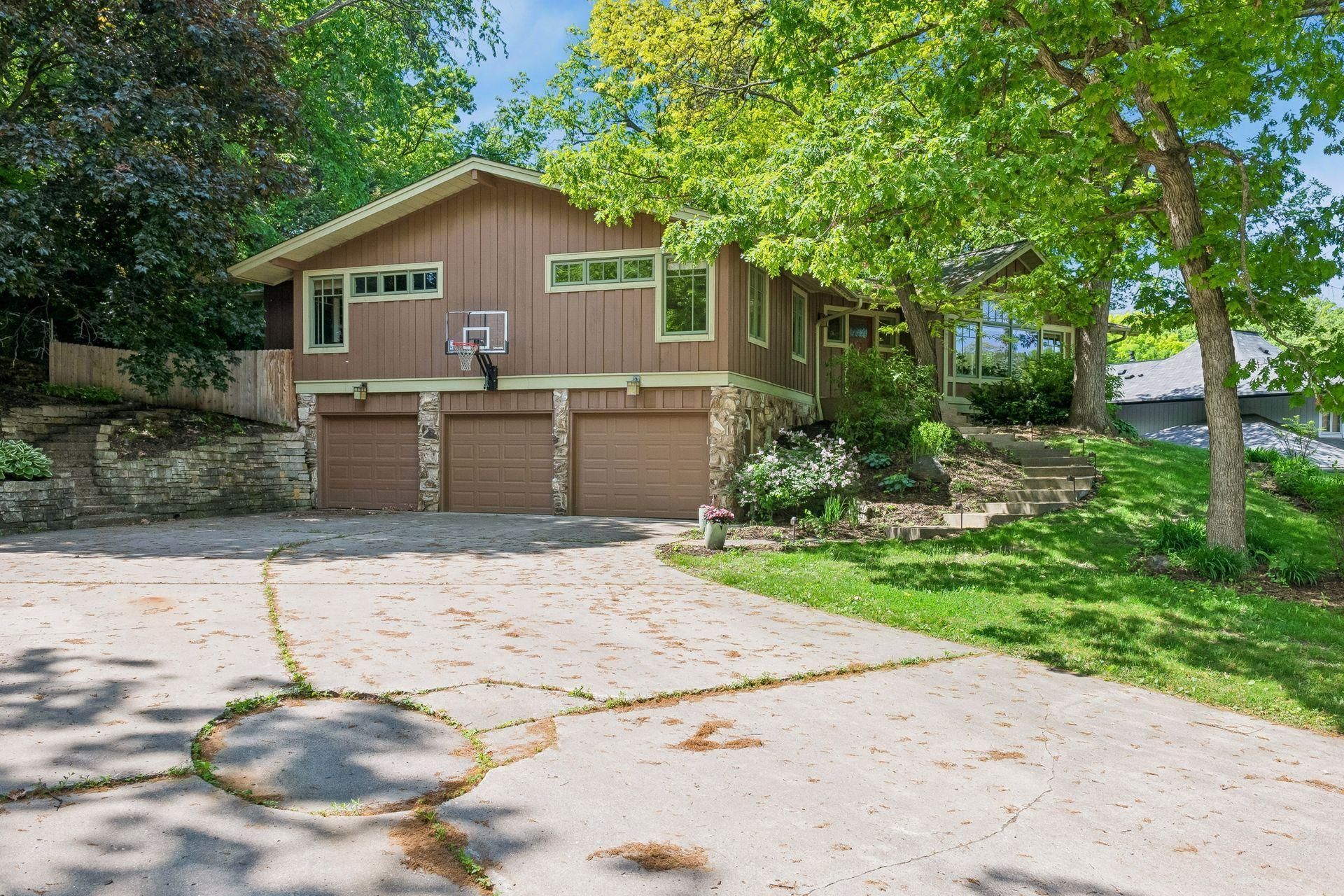 6201 Scotia Drive , Edina, MN 55439