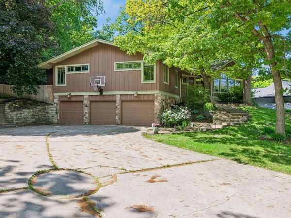 6201 Scotia Drive, Edina, MN 55439