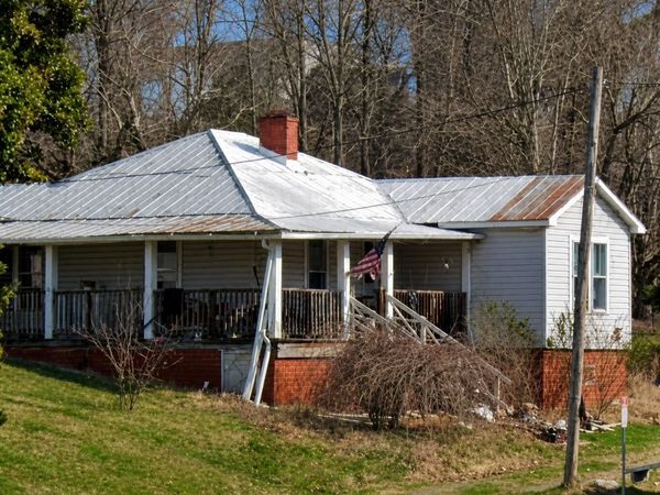 109 E Main Blvd , Church Hill, TN 37642