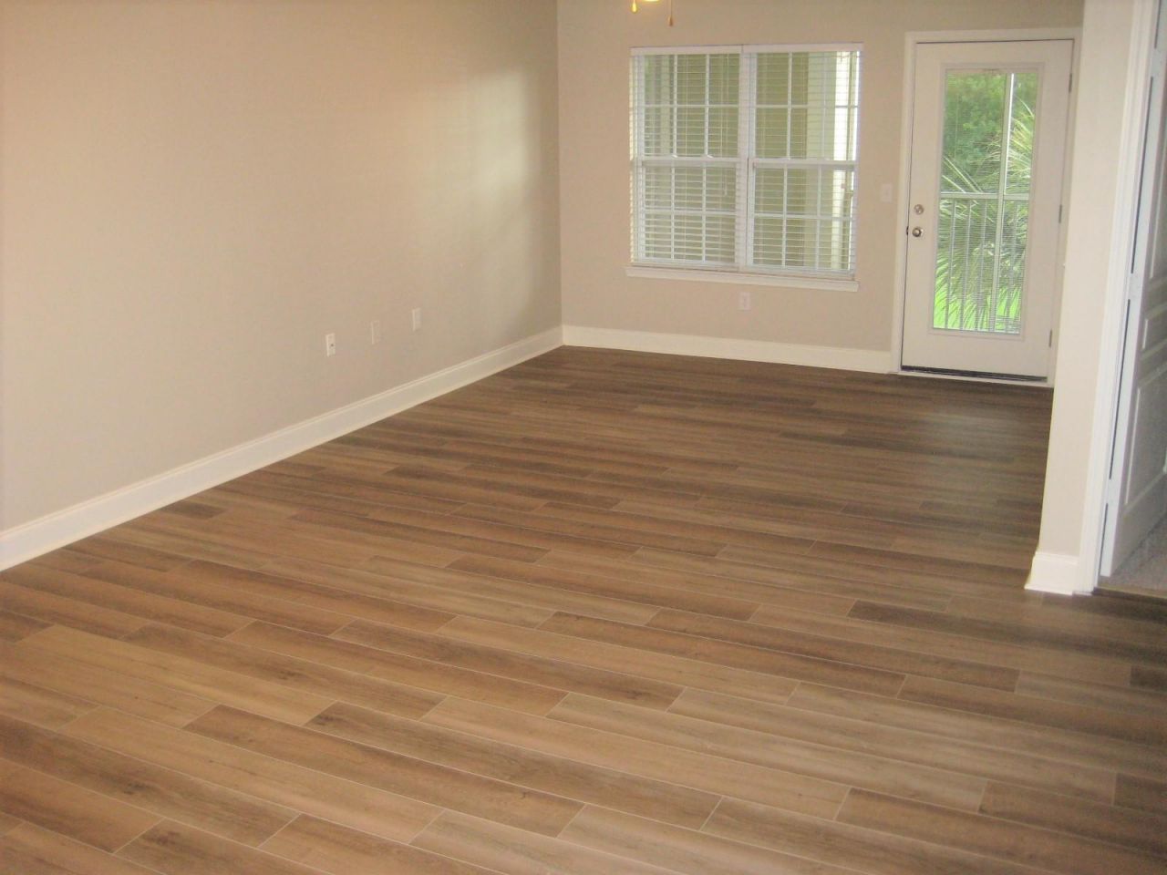 1024 Basildon Road Photo 4