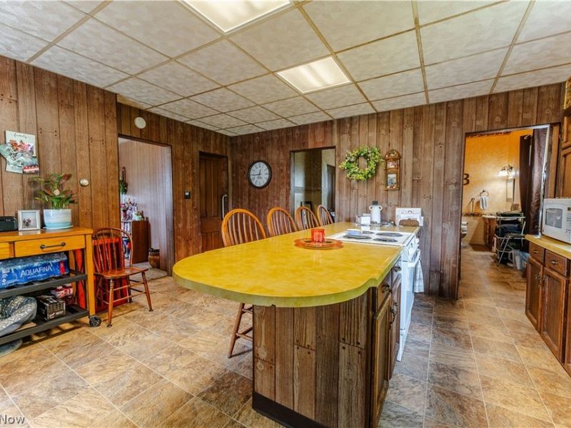 6587 Barkley Rd Road , Uhrichsville, OH 44683 Photo 12