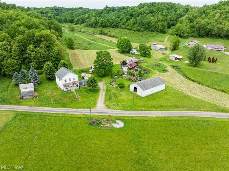 6587 Barkley Road, Uhrichsville, OH 44683 Photo 4