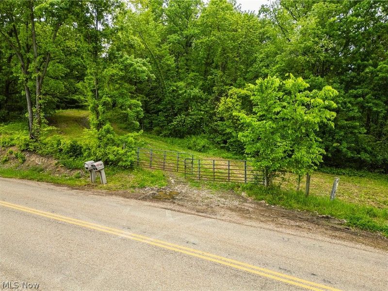 6587 Barkley Road, Uhrichsville, OH 44683 Photo 43