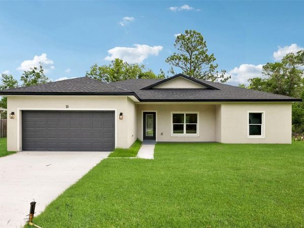 13 MALAUKA RADIAL DRIVE , OCKLAWAHA, FL 32179