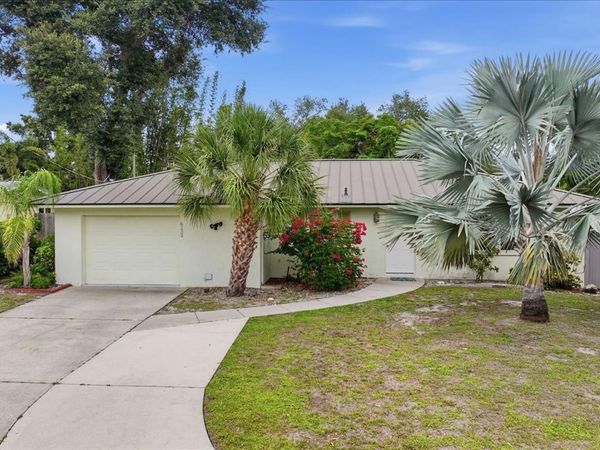 6233 ROCKEFELLER AVENUE, SARASOTA, FL 34231