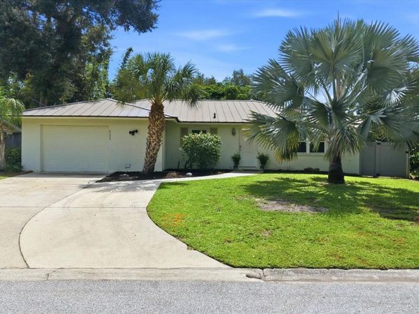 6233 ROCKEFELLER AVENUE, SARASOTA, FL 34231