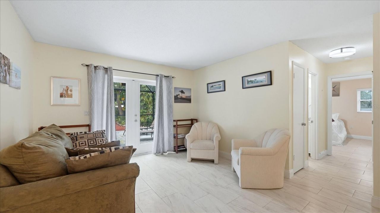 6233 Rockefeller Avenue, Sarasota, FL 34231 Photo