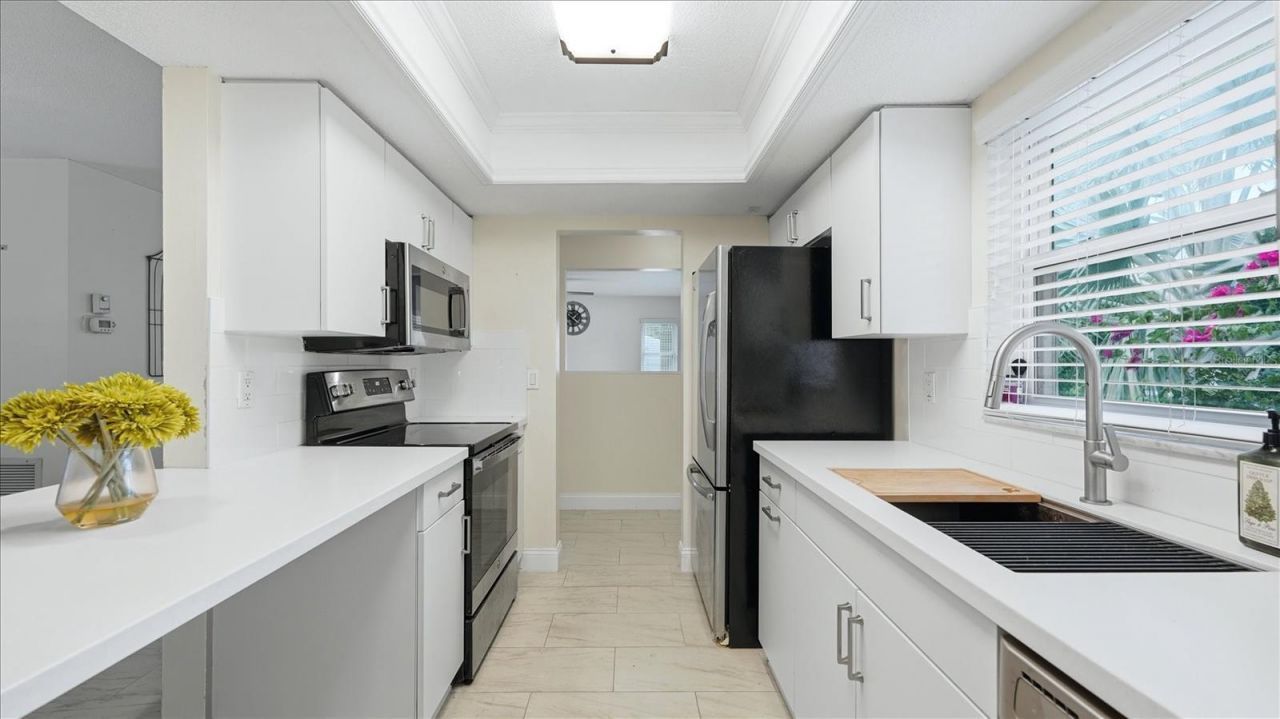 6233 Rockefeller Avenue, Sarasota, FL 34231 Photo
