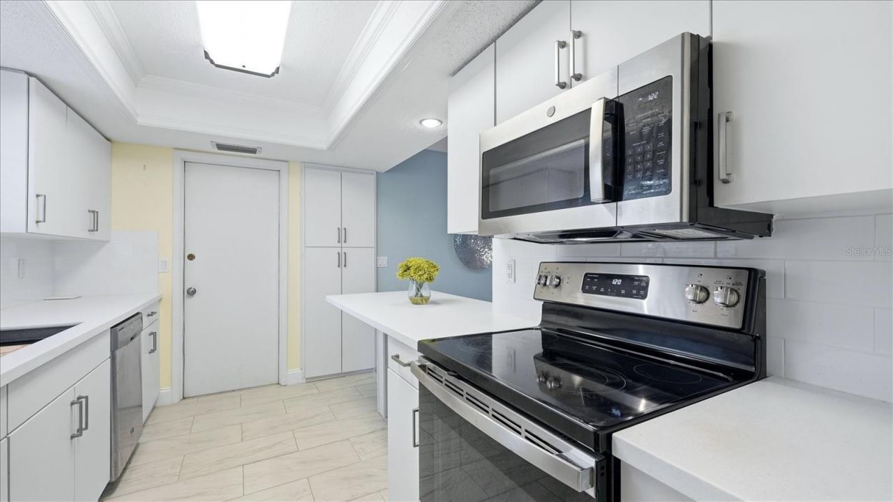 6233 Rockefeller Avenue, Sarasota, FL 34231 Photo
