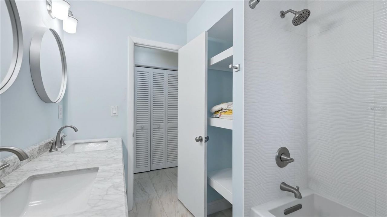6233 Rockefeller Avenue, Sarasota, FL 34231 Photo
