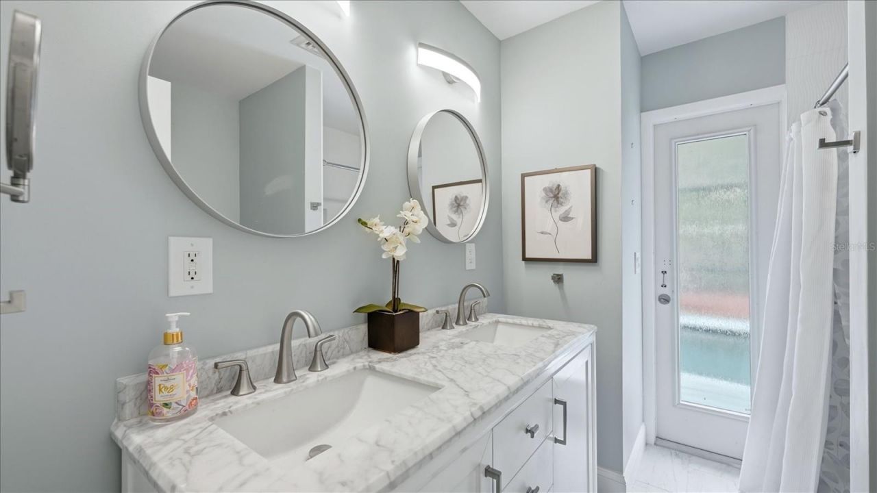 6233 Rockefeller Avenue, Sarasota, FL 34231 Photo