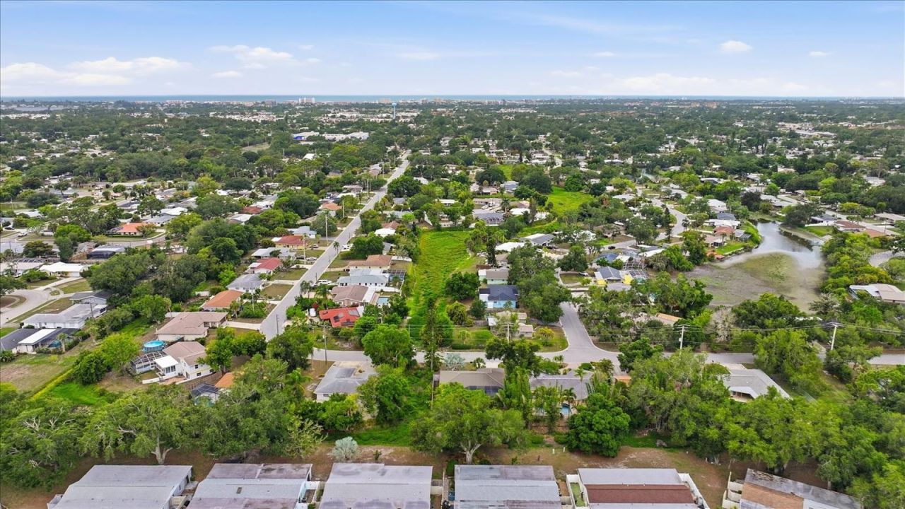 6233 Rockefeller Avenue, Sarasota, FL 34231 Photo