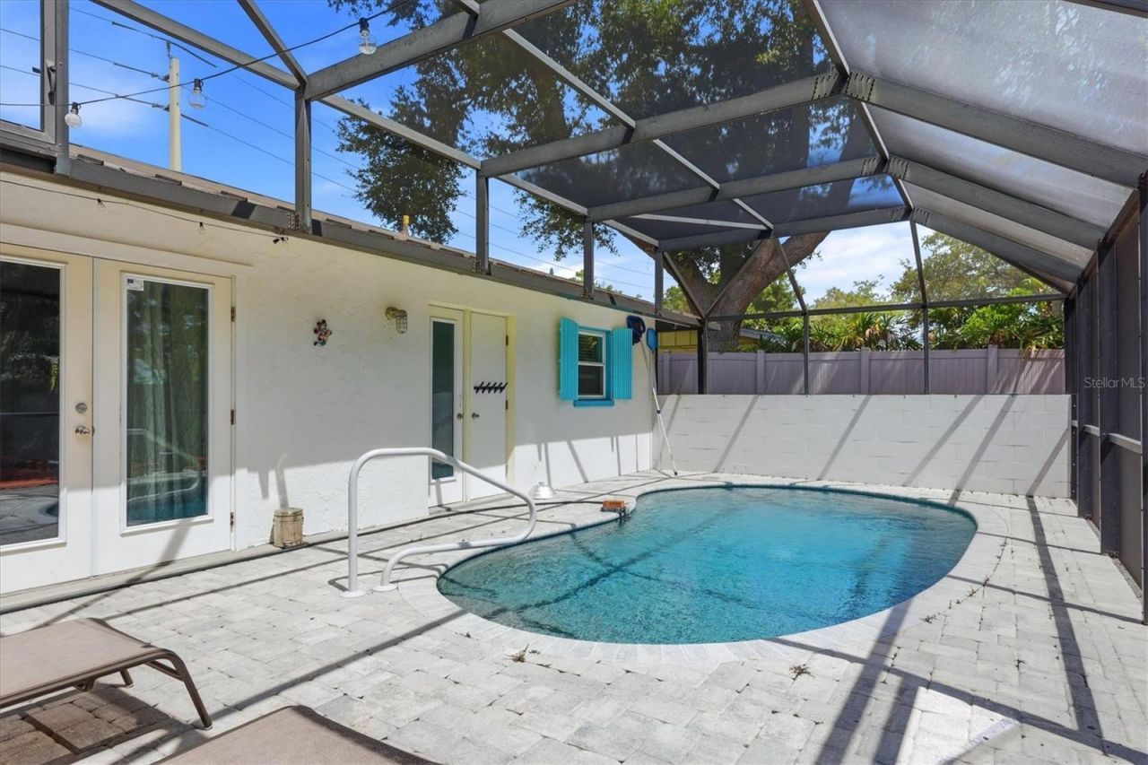 6233 Rockefeller Avenue, Sarasota, FL 34231 Photo