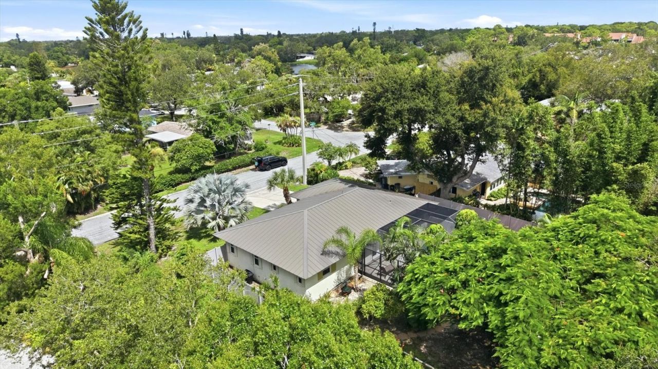 6233 Rockefeller Avenue, Sarasota, FL 34231 Photo