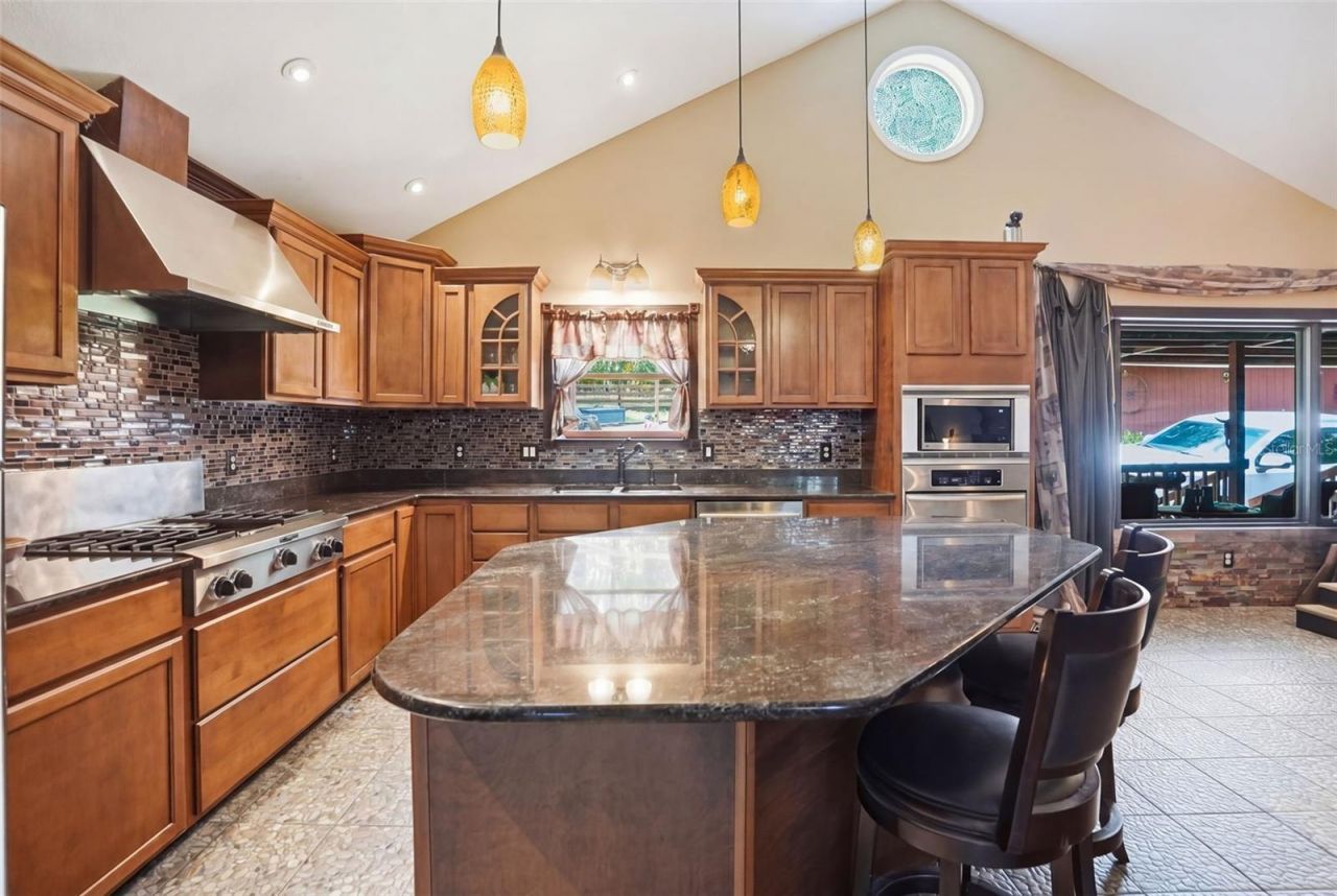 24050 Winding Creek Drive, Brooksville, FL 34601 Photo