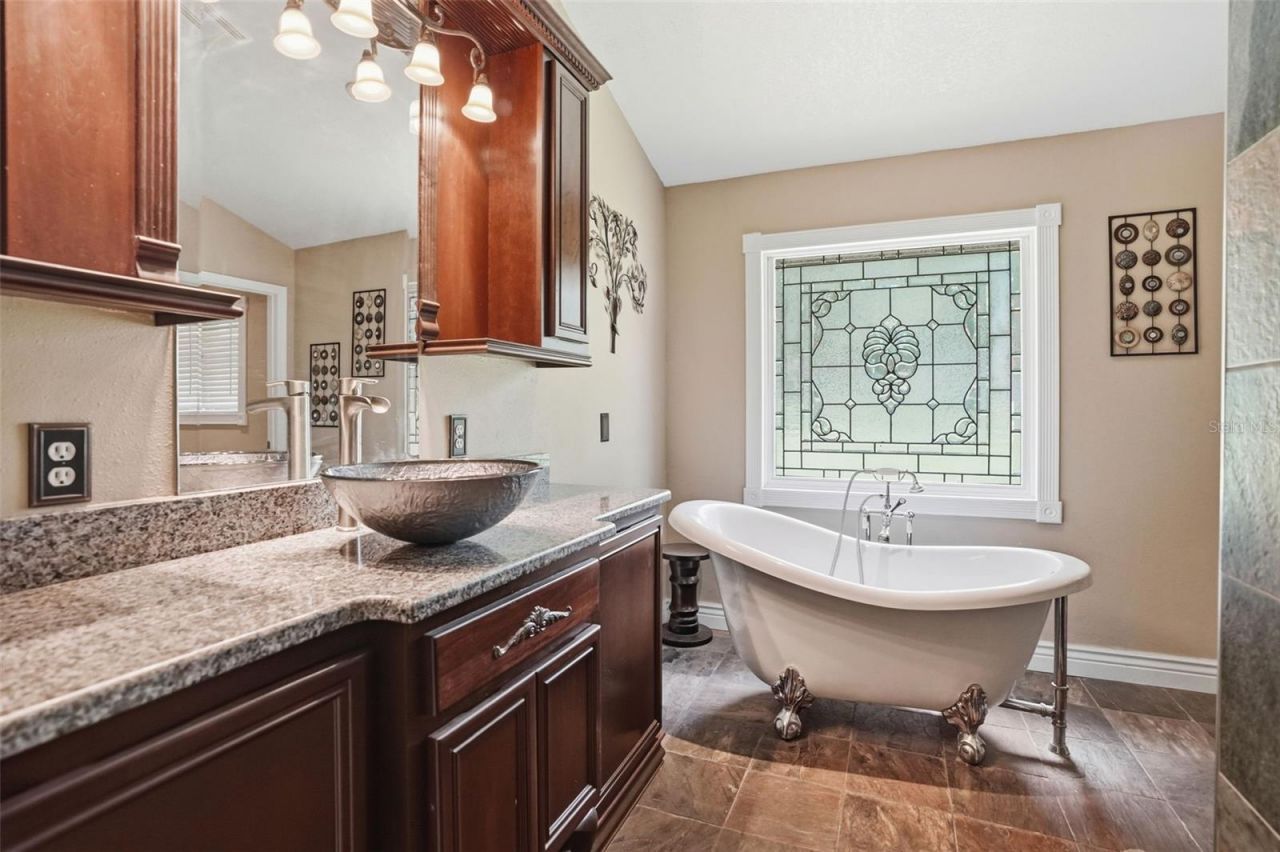 24050 Winding Creek Drive, Brooksville, FL 34601 Photo