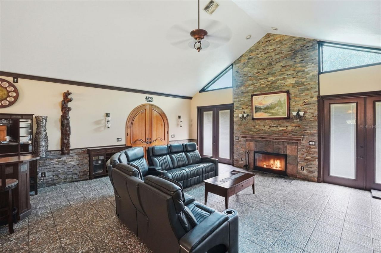 24050 Winding Creek Drive, Brooksville, FL 34601 Photo