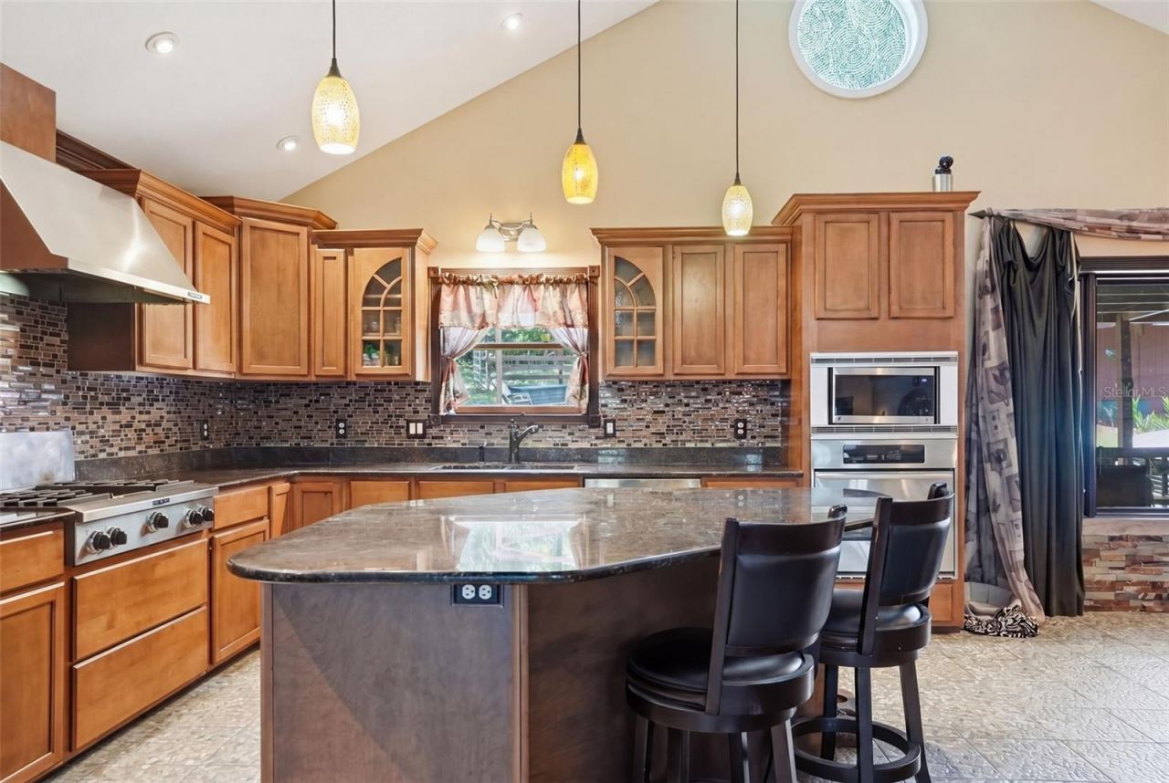 24050 Winding Creek Drive, Brooksville, FL 34601 Photo