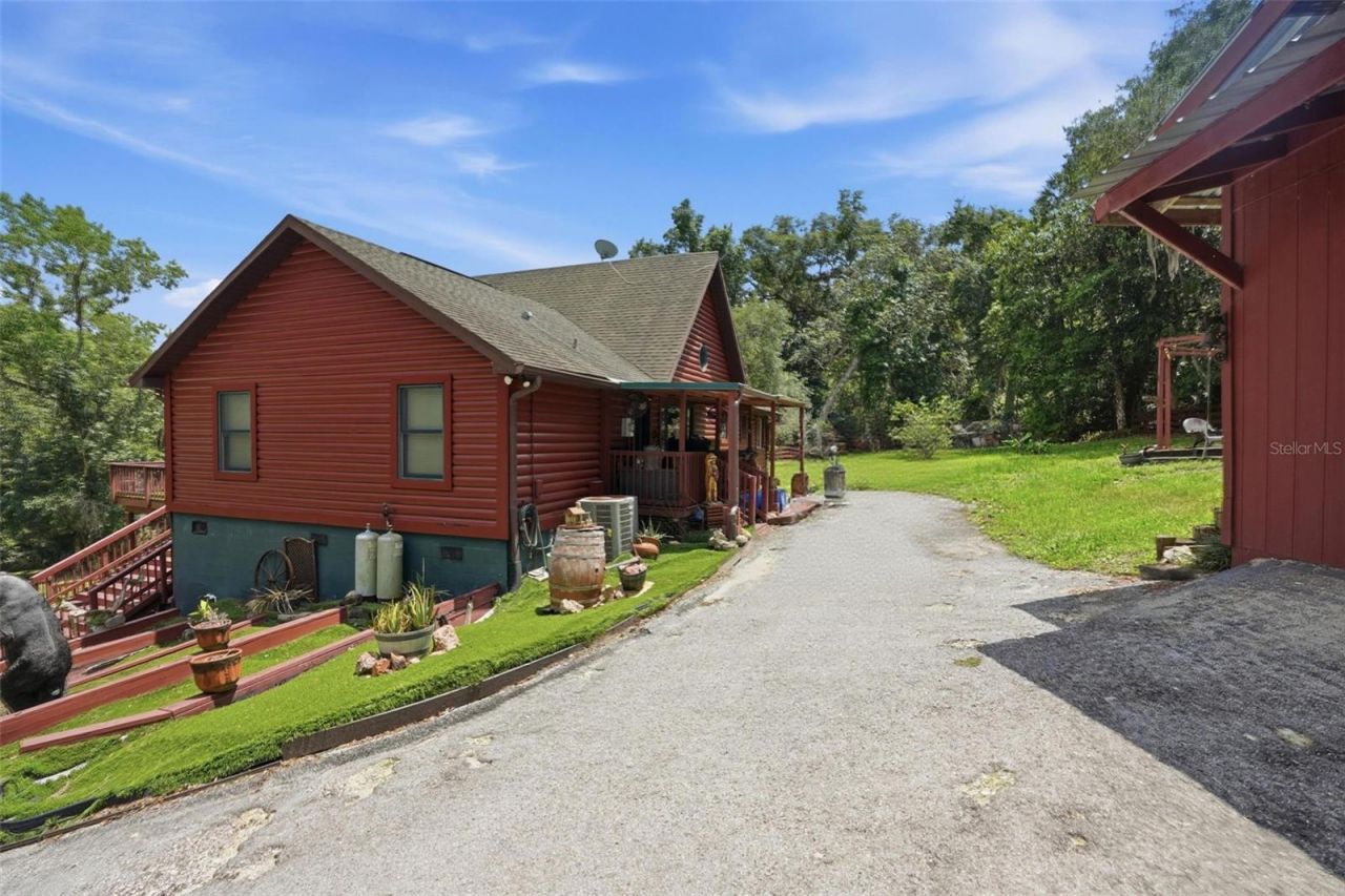 24050 Winding Creek Drive, Brooksville, FL 34601 Photo