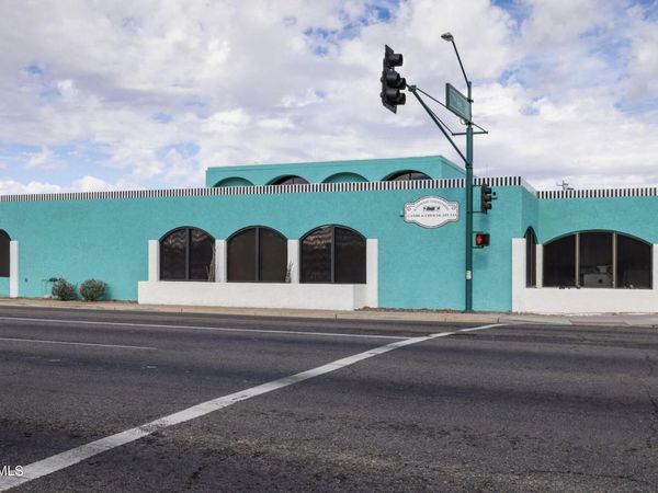 702 W DUNLAP Avenue, Phoenix, AZ 85021