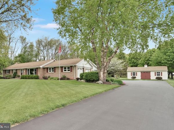 450 GALEN HALL ROAD, REINHOLDS, PA 17569