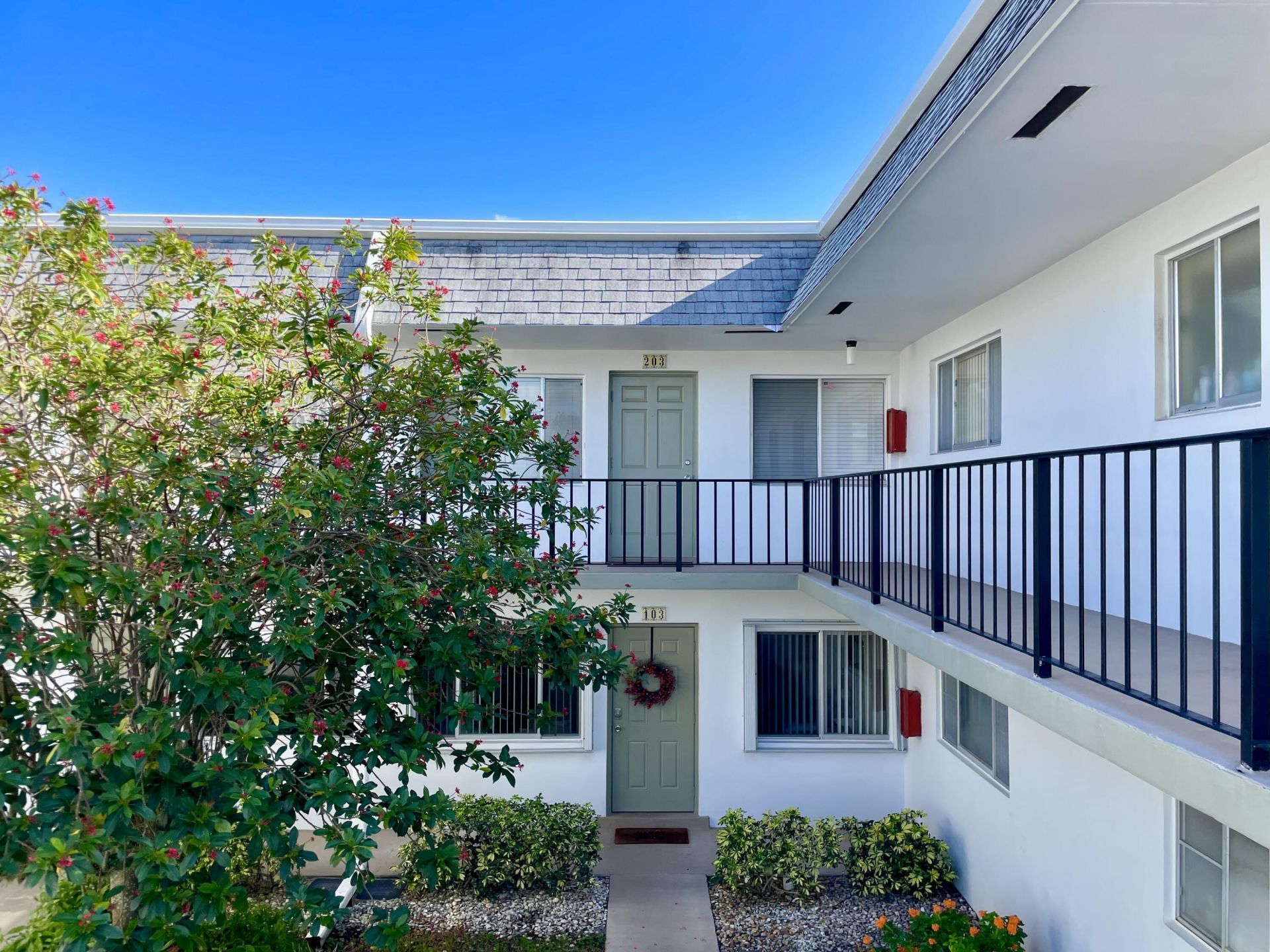 2920 Cynthia Lane, Unit 203, Lake Worth Beach, FL 33461 Photo