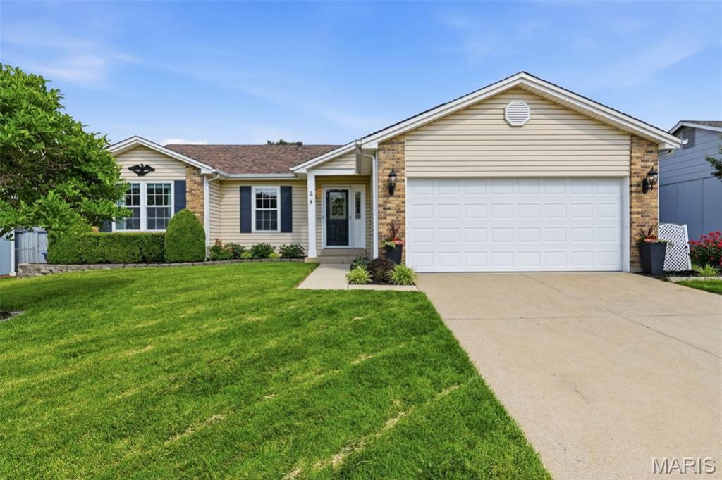 4 Cambourne Court , Saint Peters, MO 63376 Main Photo