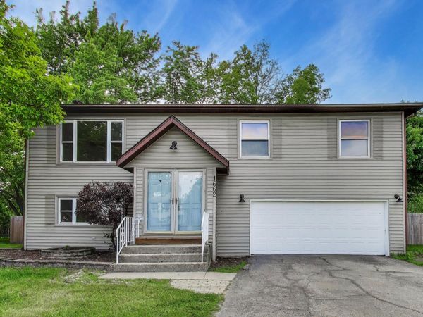 1662 Ivy Court, Schererville, IN 46375