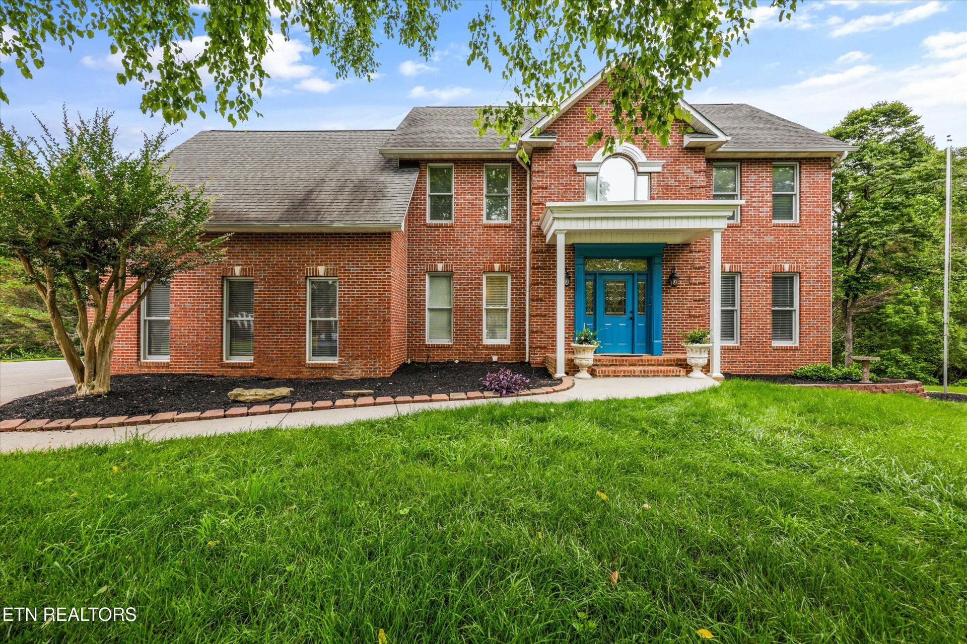 16 Radcliff Terrace, Oak Ridge, TN 37830 Main Photo