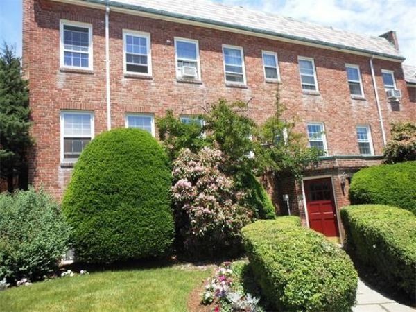39 Commonwealth Ave., Unit 22, Newton, MA 02467