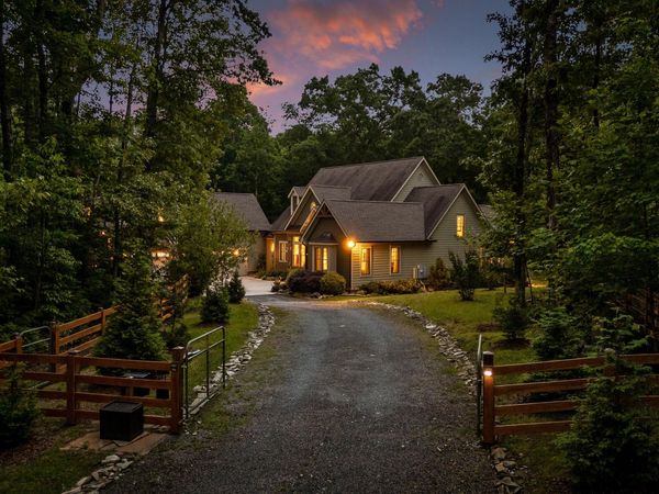 266 Beaten Path Road, Signal Mountain, TN 37377