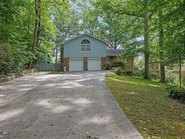 4916 Oak Grove Drive, Buford, GA 30518