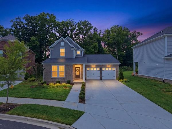 878 Nightingale Ave., Hendersonville, TN 37075