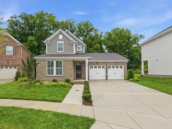878 Nightingale Ave., Hendersonville, TN 37075